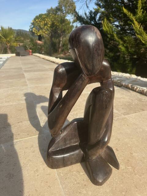 Wooden statue "the thinker"