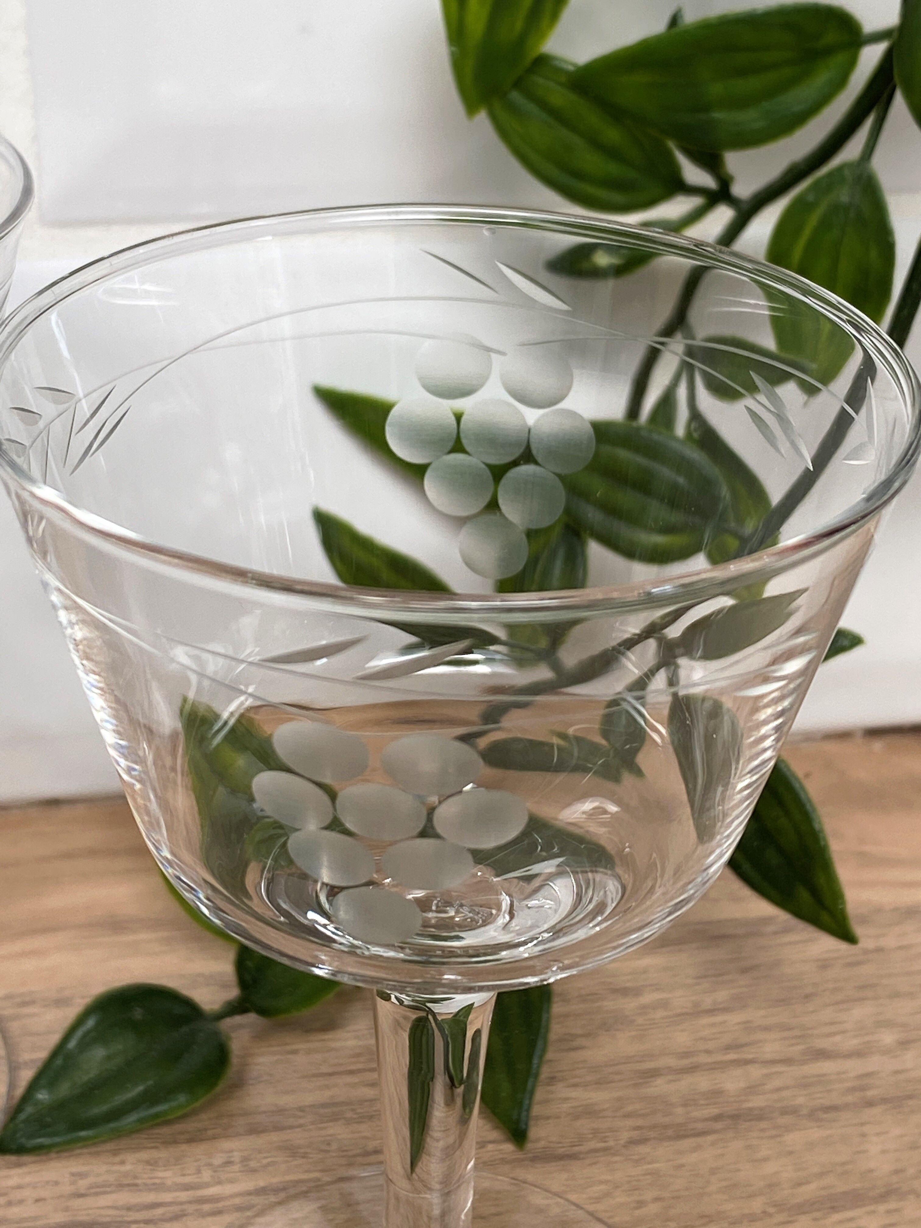 Set of 6 wine glasses in cut glass