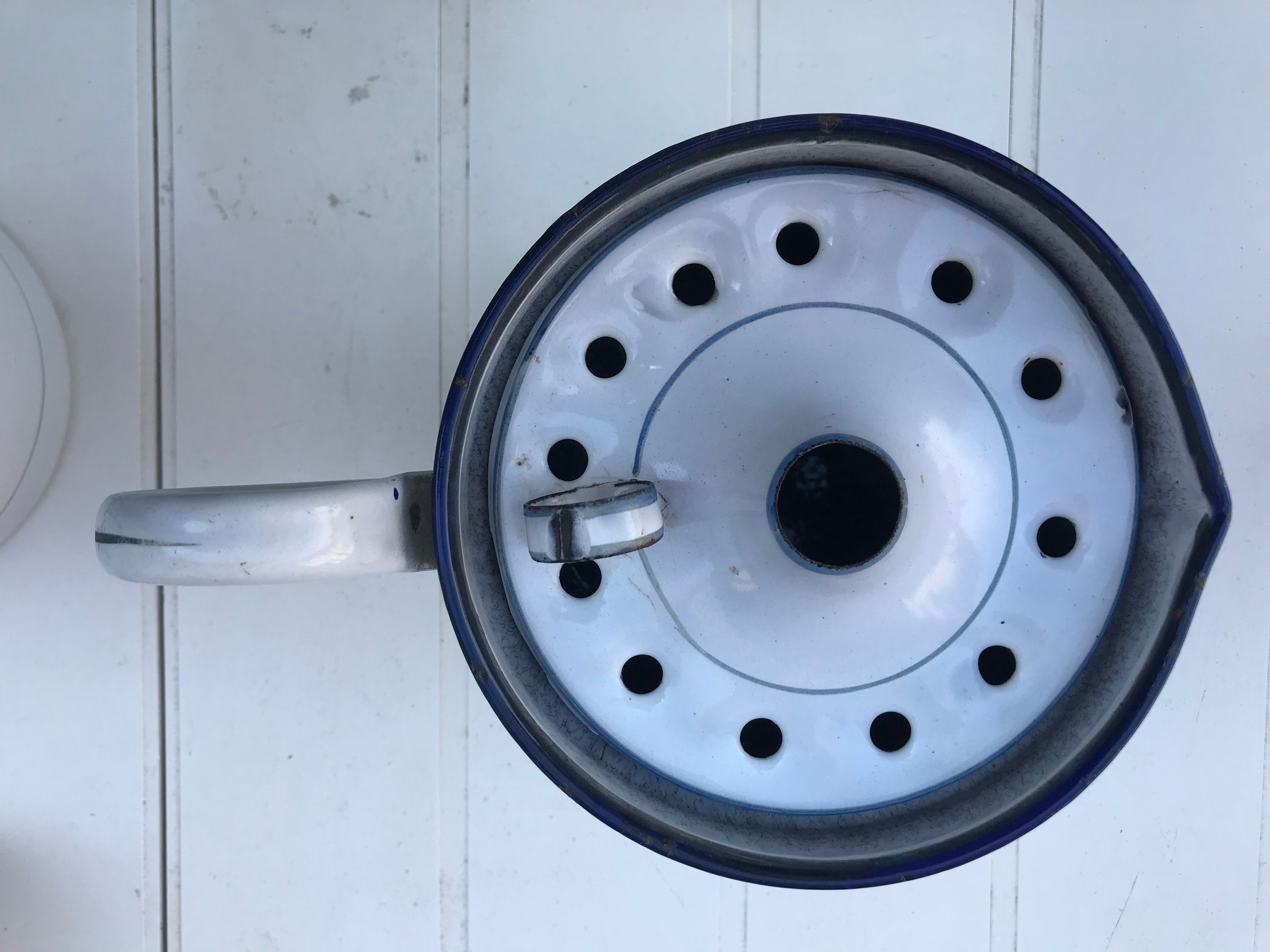 Lustucru enamelled series