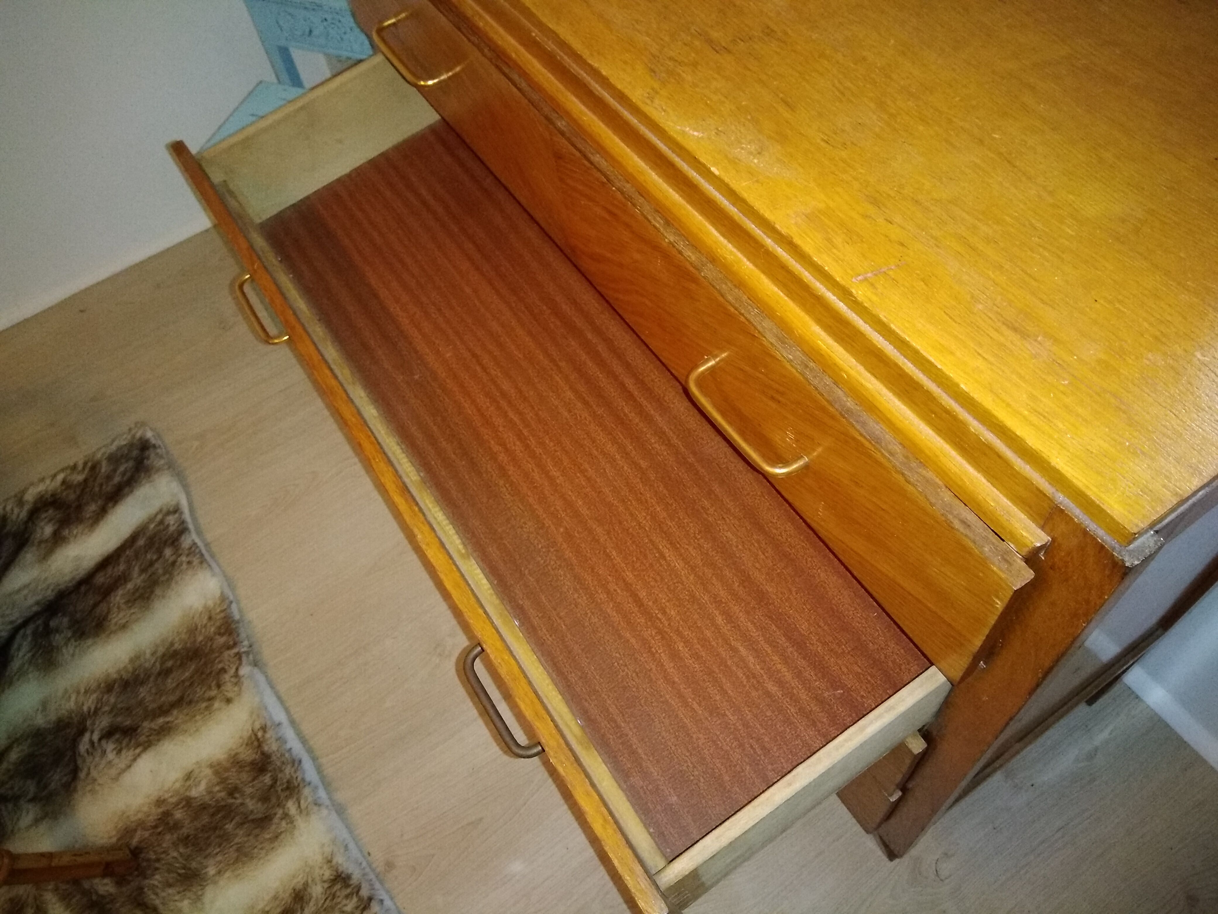 Dresser Scandinavian foot compass