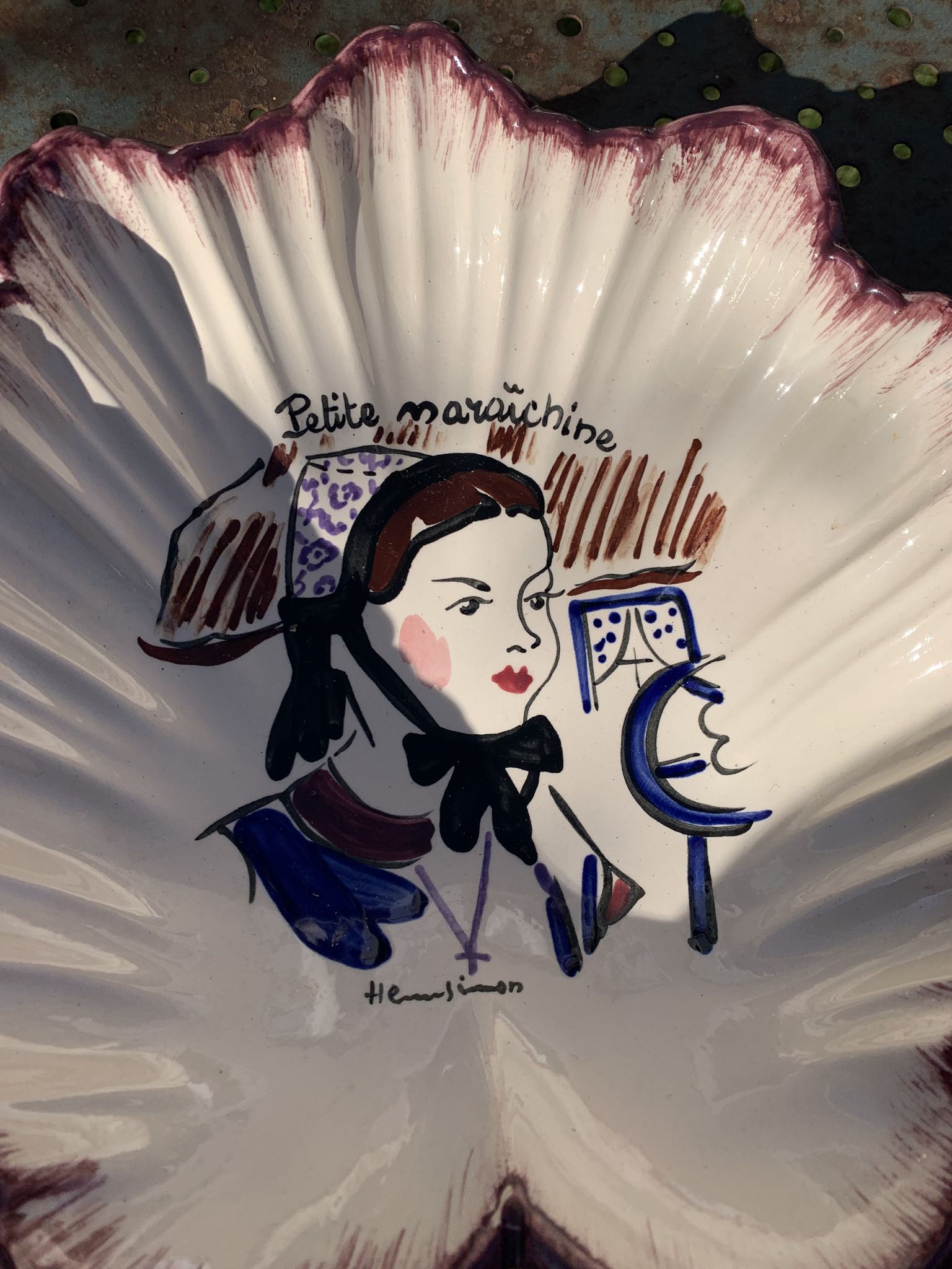 Coupe à fruits petite maraîchine peinte à la main et signée par Henry Simon vintage
