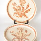 Flat plates in stoneware thistle decoration