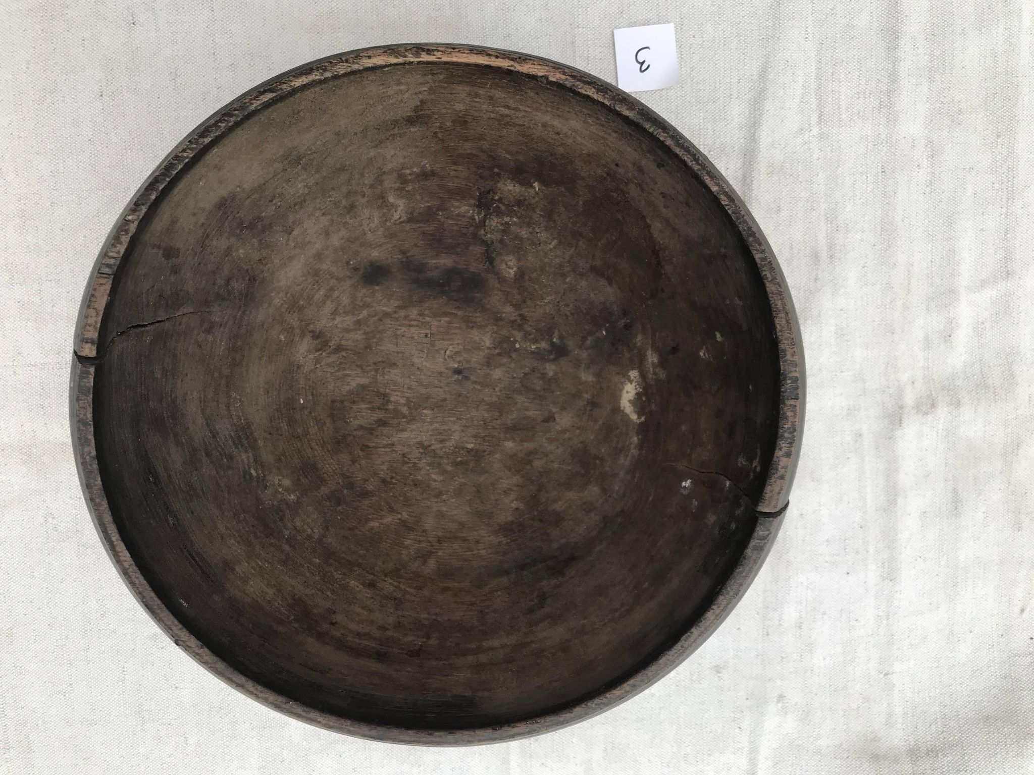 Antique bol en bois