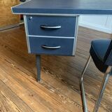 Indus desk and its chair