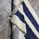 Handmade traditional Moroccan Berber rug size 150 x 250 cm