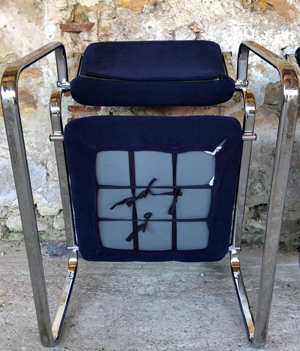Paire de fauteuils vintage chrome et microfibre bleue circa 70