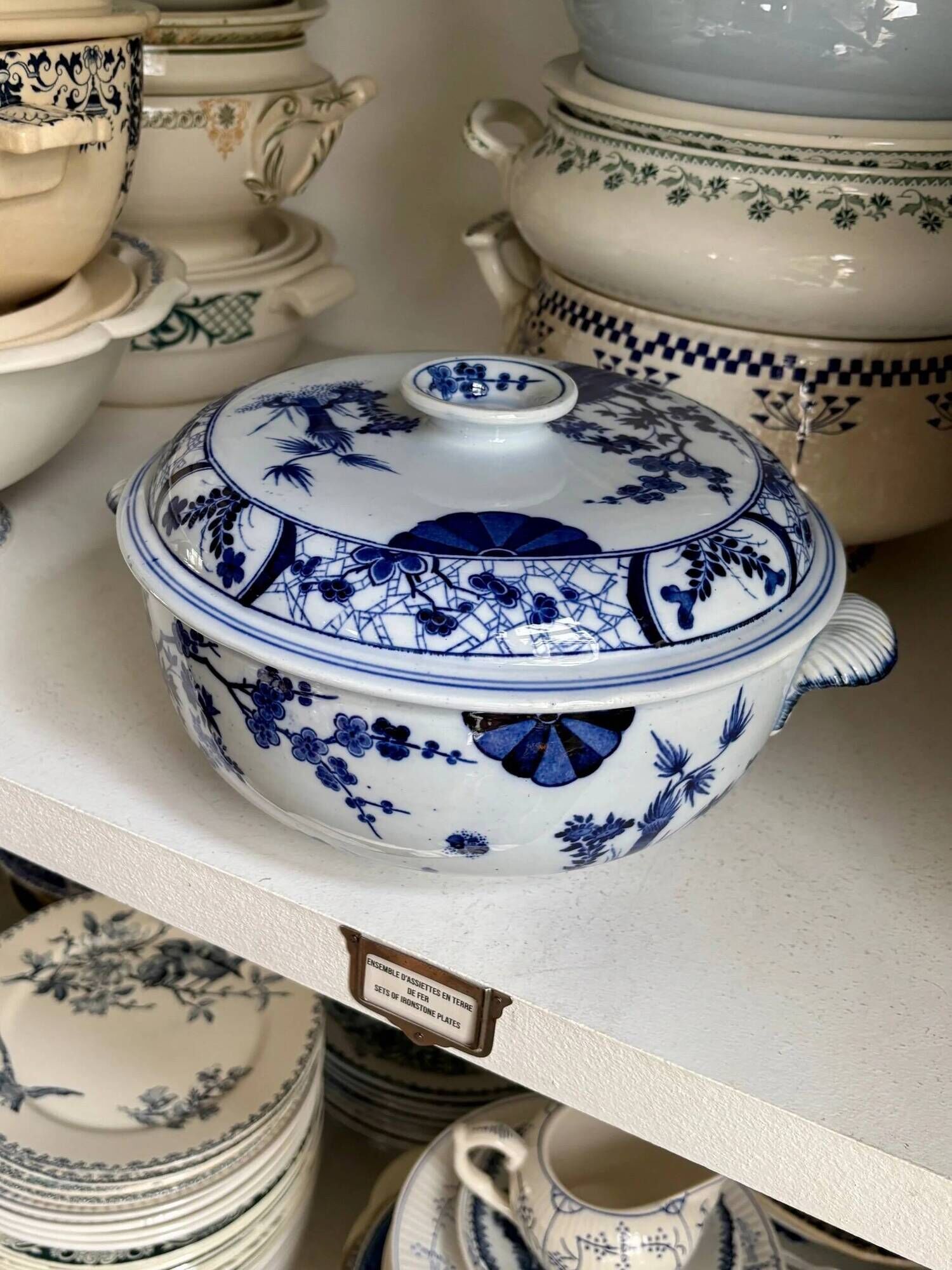 Large soup tureen Creil & Montereau in blue ironstone, "Japan" service.