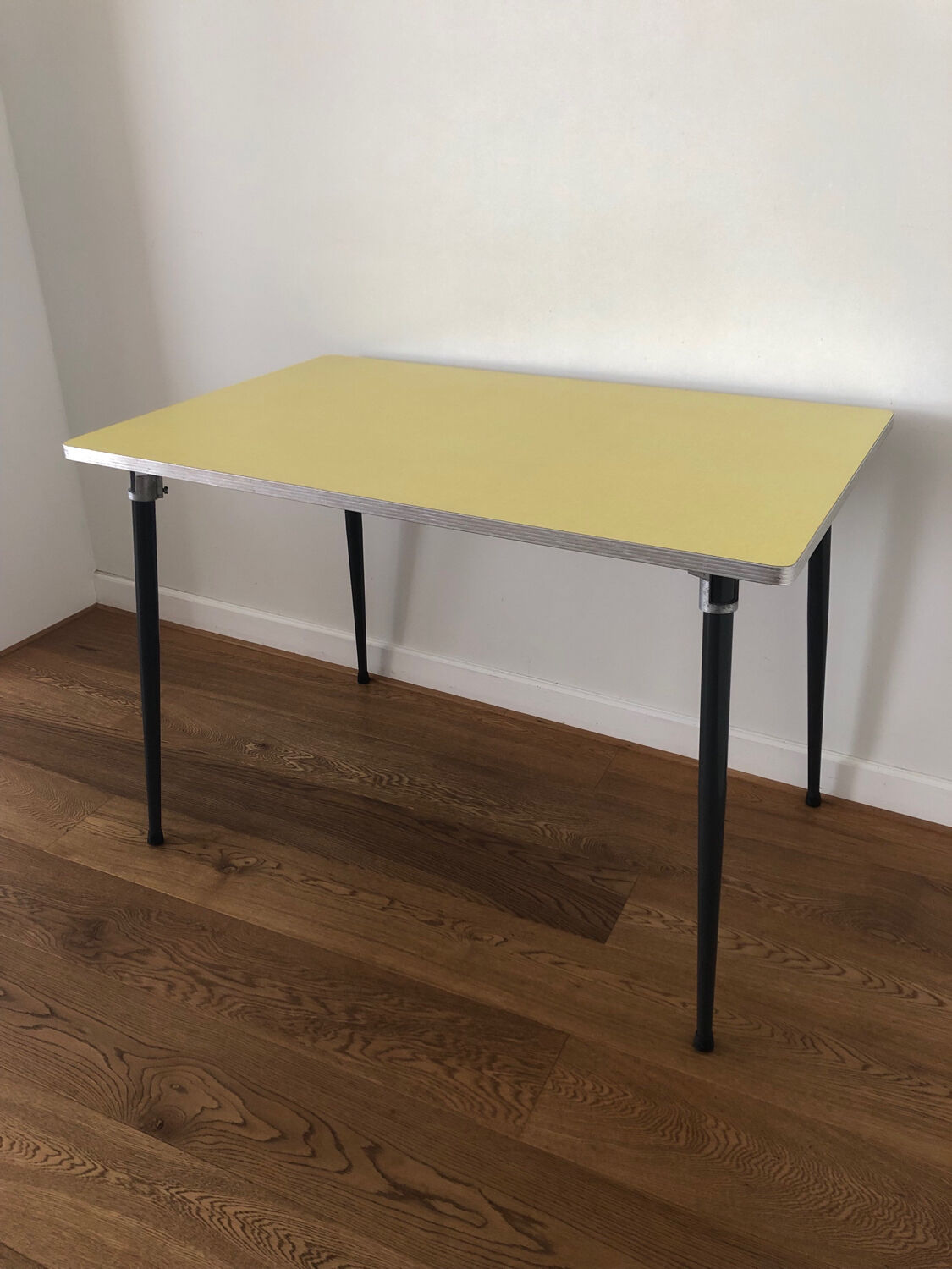 Mullca table