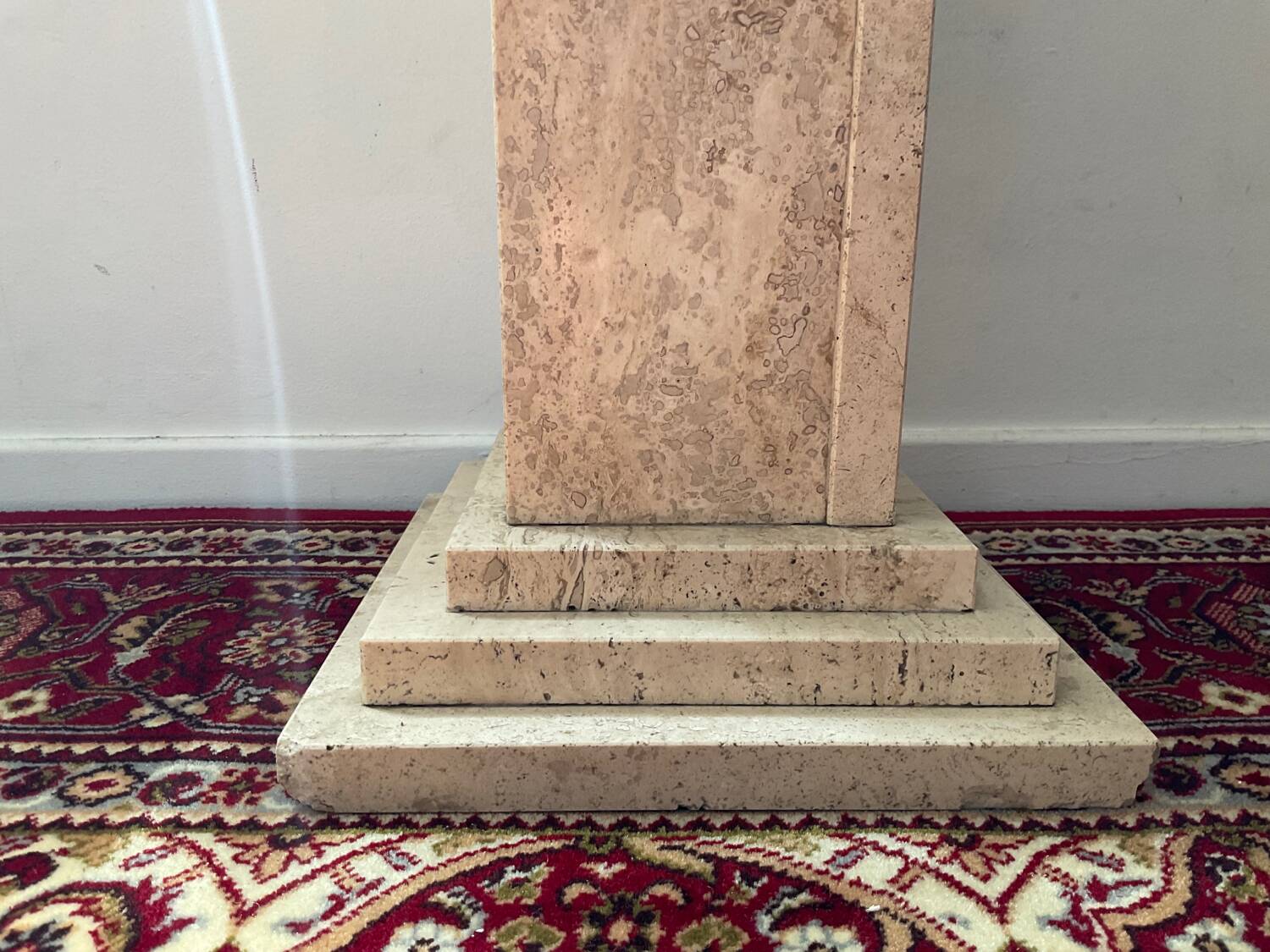 Vintage travertine harness