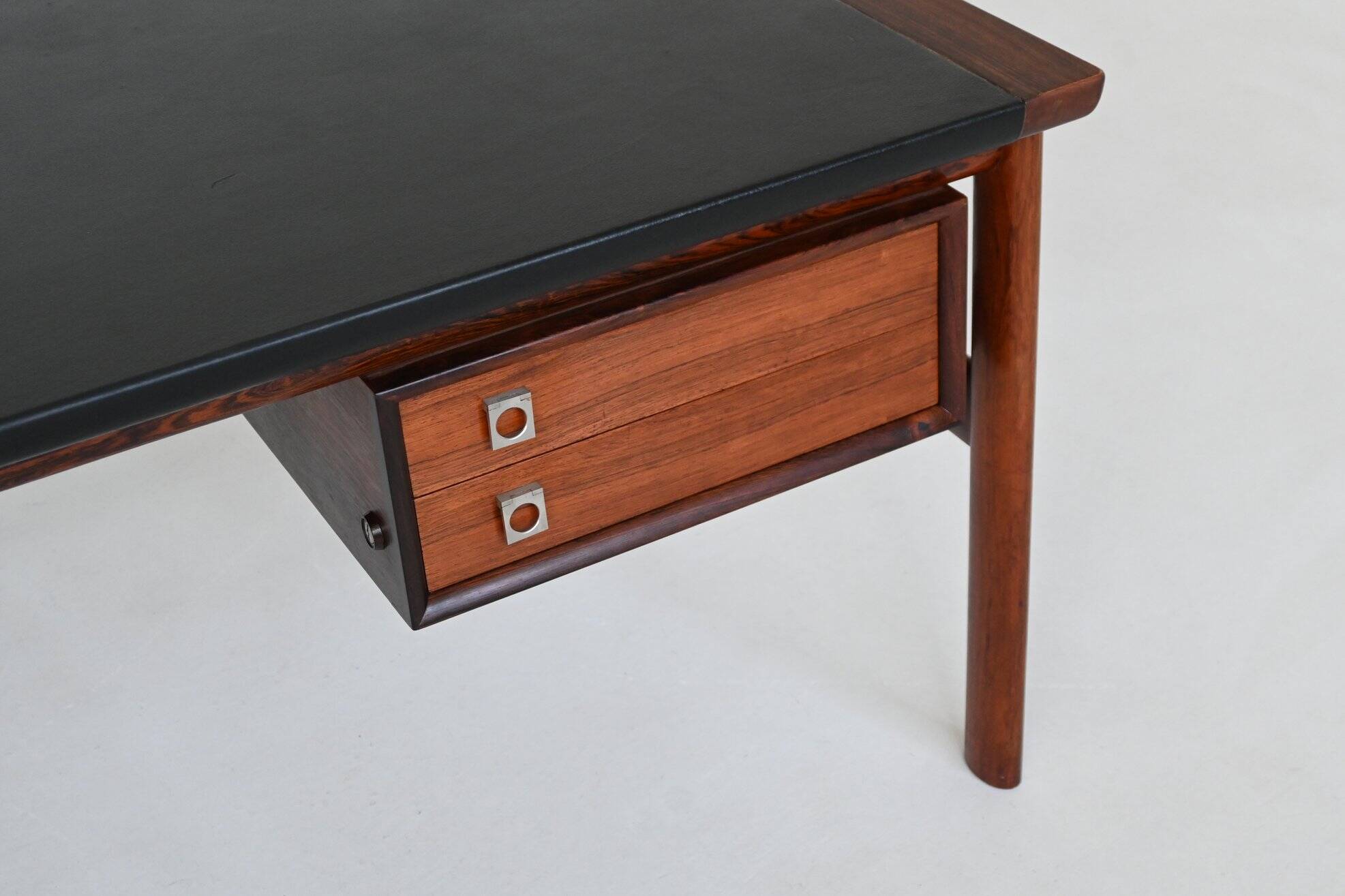 Arne Vodder desk in rosewood and leather Sibast Denmark 1960