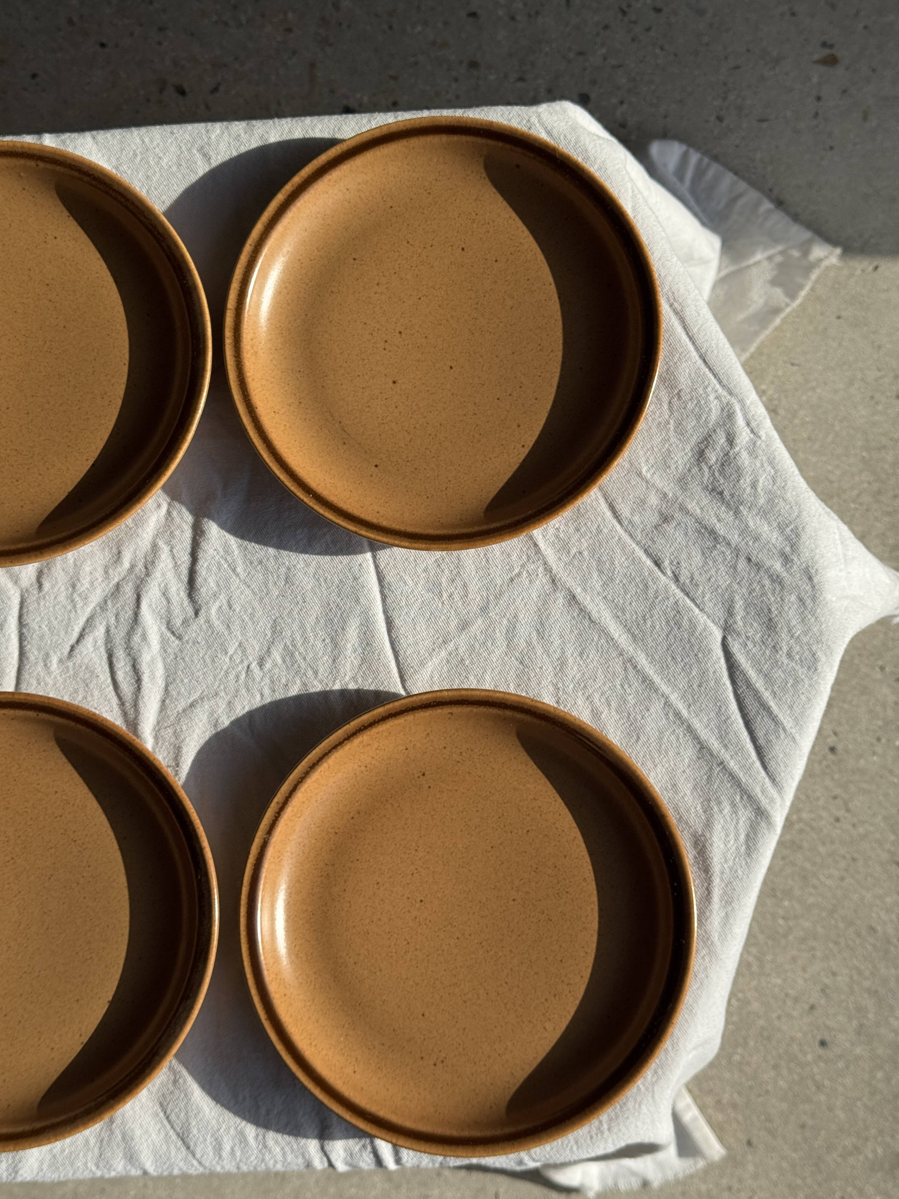 Set of 11 small dessert plates in brown-striped stoneware from Sarreguemines.