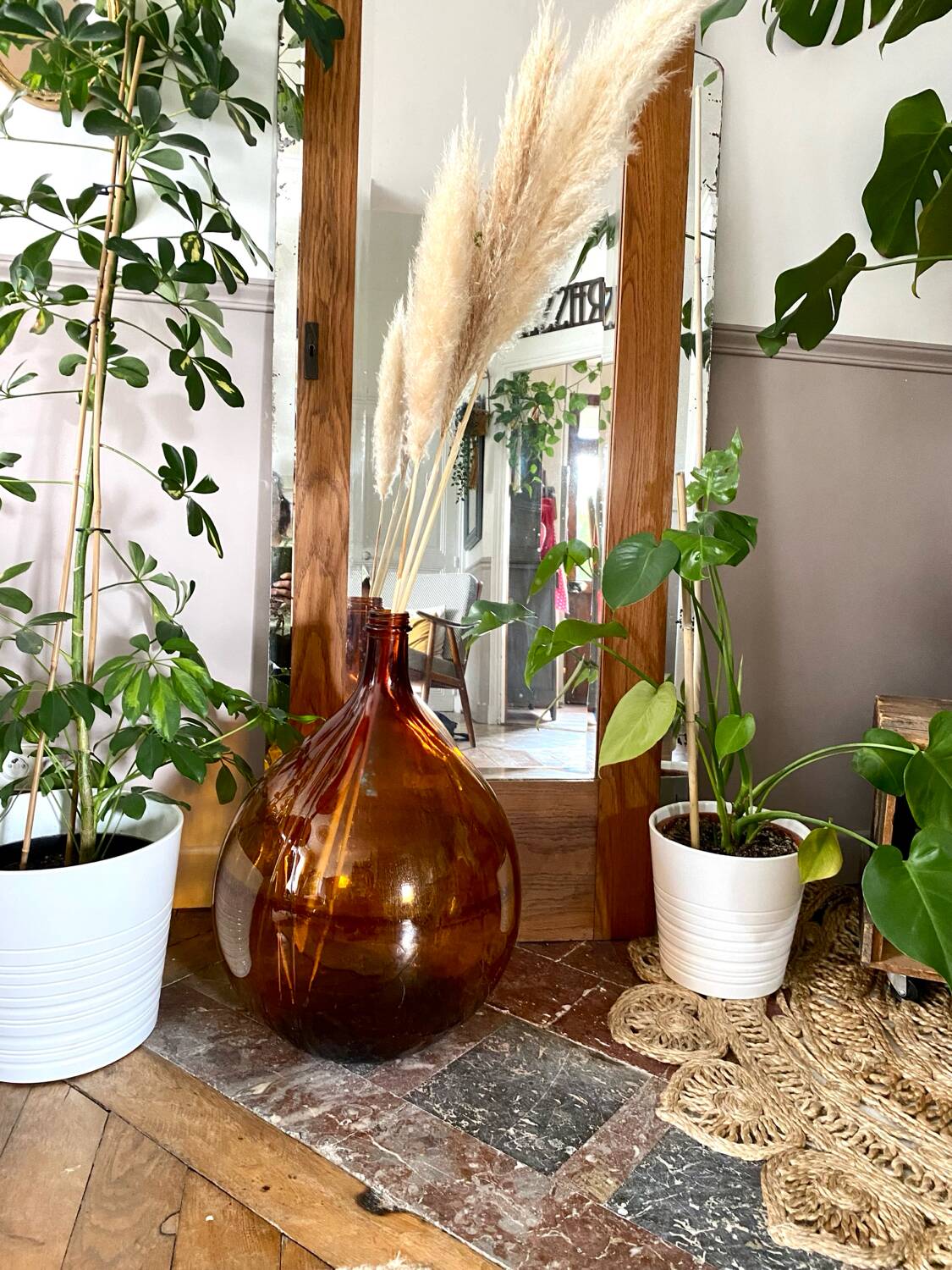 Give me a vintage 30L amber XXL bottle, Jeanne.