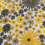 Round cotton tablecloth from the Swedish brand Almedahls. Vintage yellow and green flower patterns.