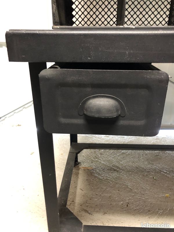 Postal sorting office