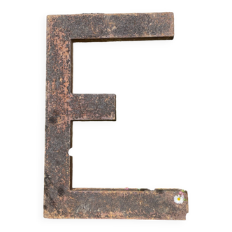 Letter of sign E in cast iron