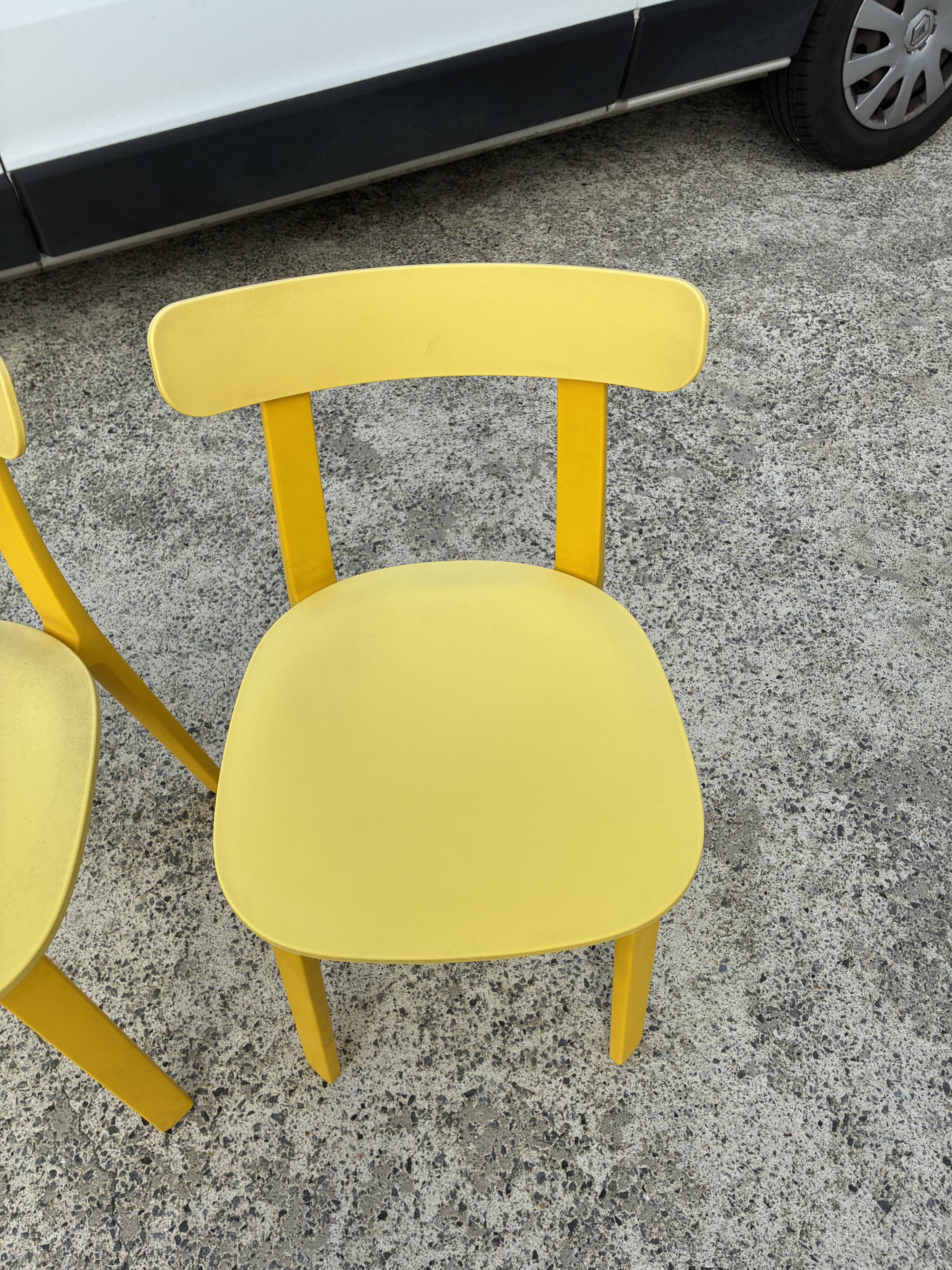 Chaises All Plastic Chair APC bouton d'or Vitra