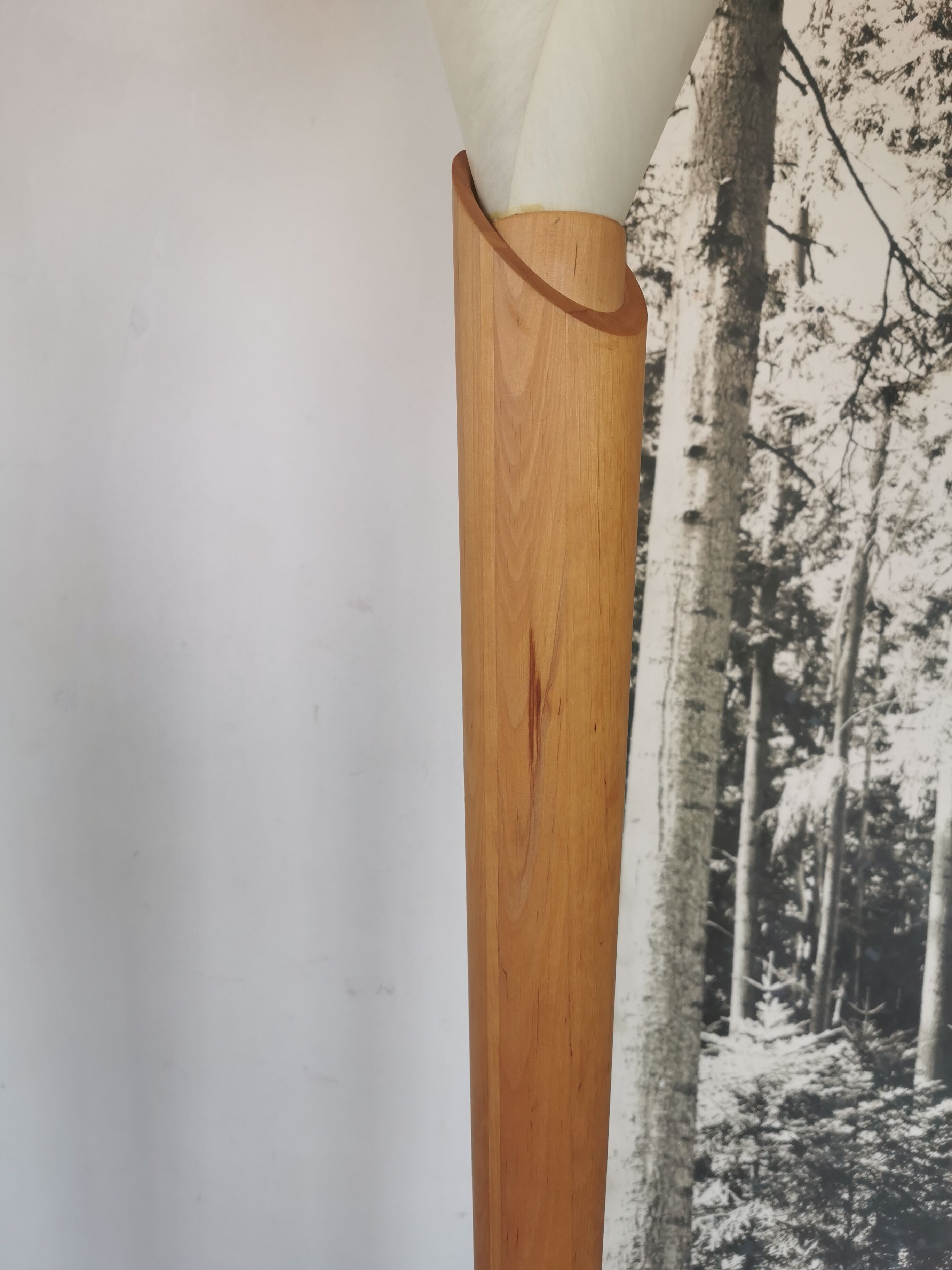 Floral wooden floor lamp