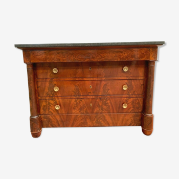 Commode d'époque Empire a colonnes détachées XIX siècle Commode acajou flammé