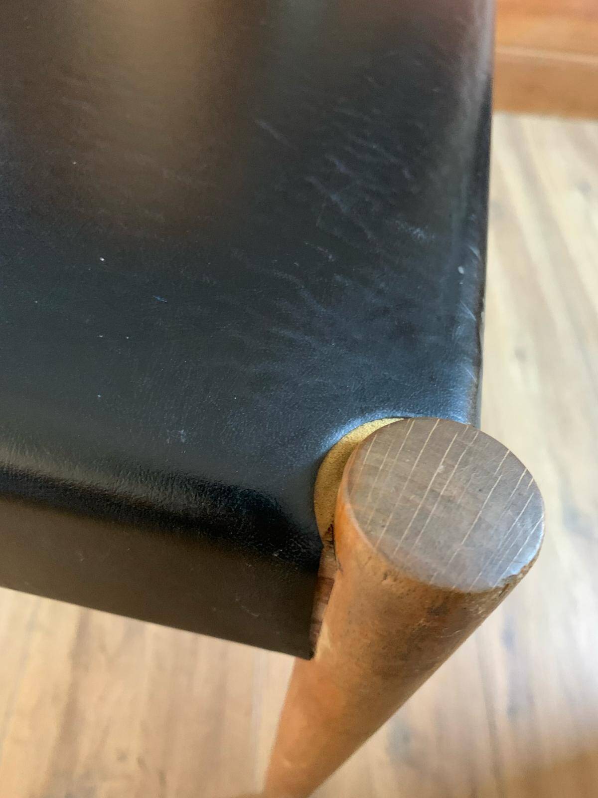 Set of 4 Scandinavian chairs
