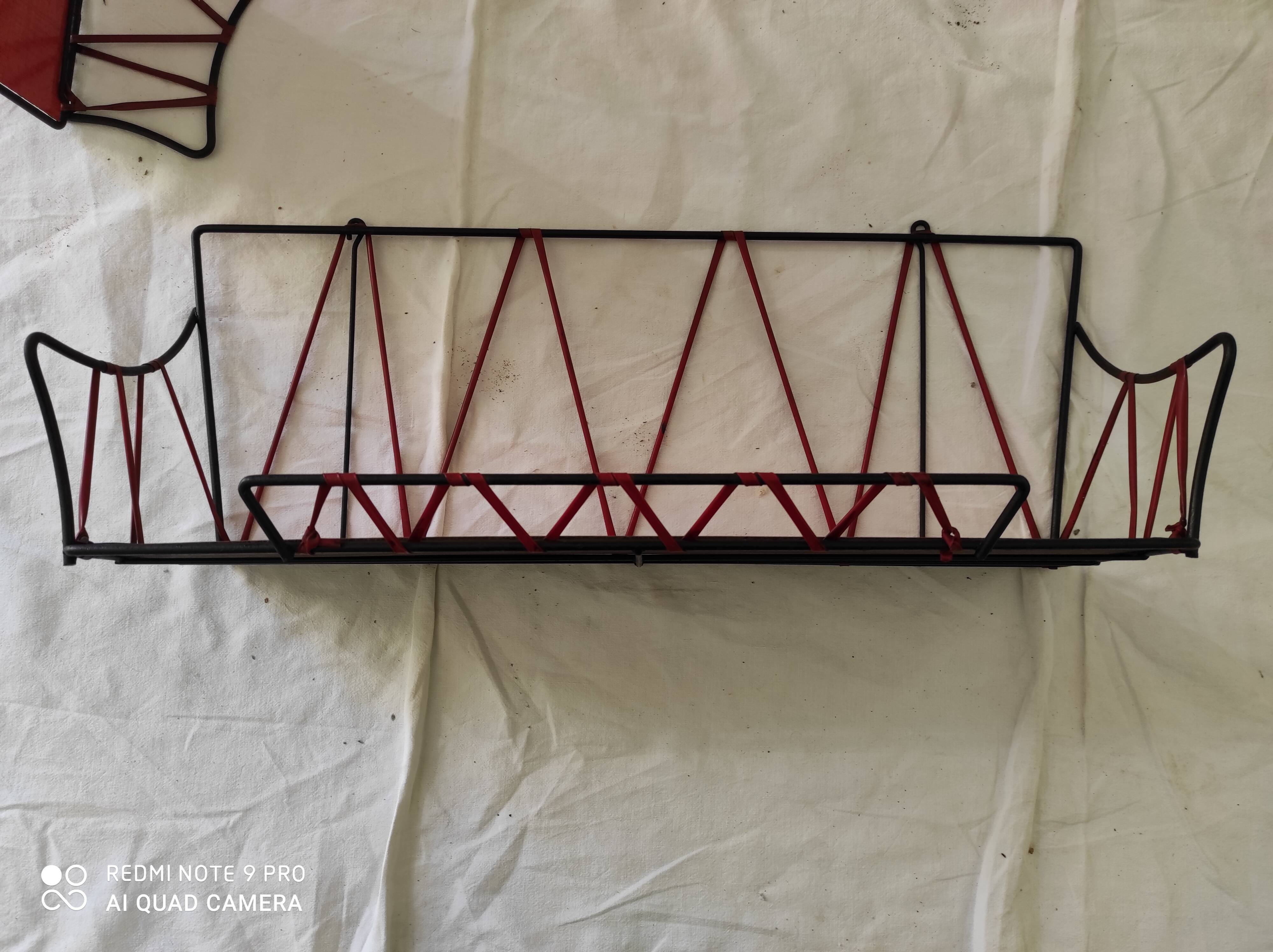 Pair of wire and scoubidou shelves