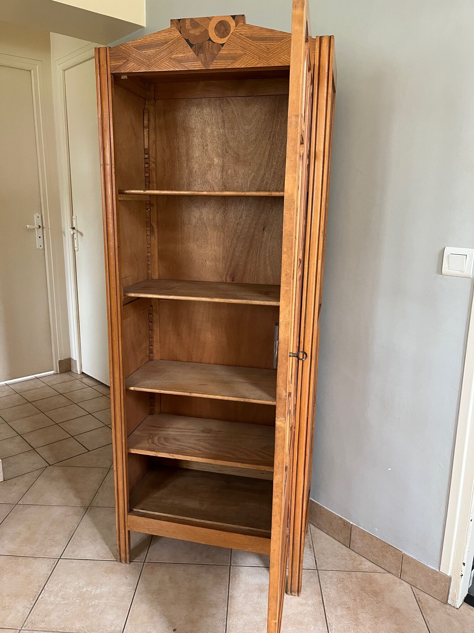 Parisian wardrobe vintage showcase