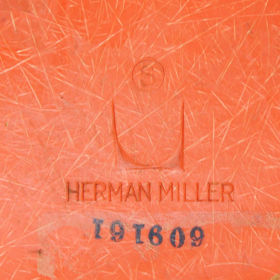 Chaise à piètement Eiffel orange par Charles et Ray Eames pour Herman Miller, années 1960