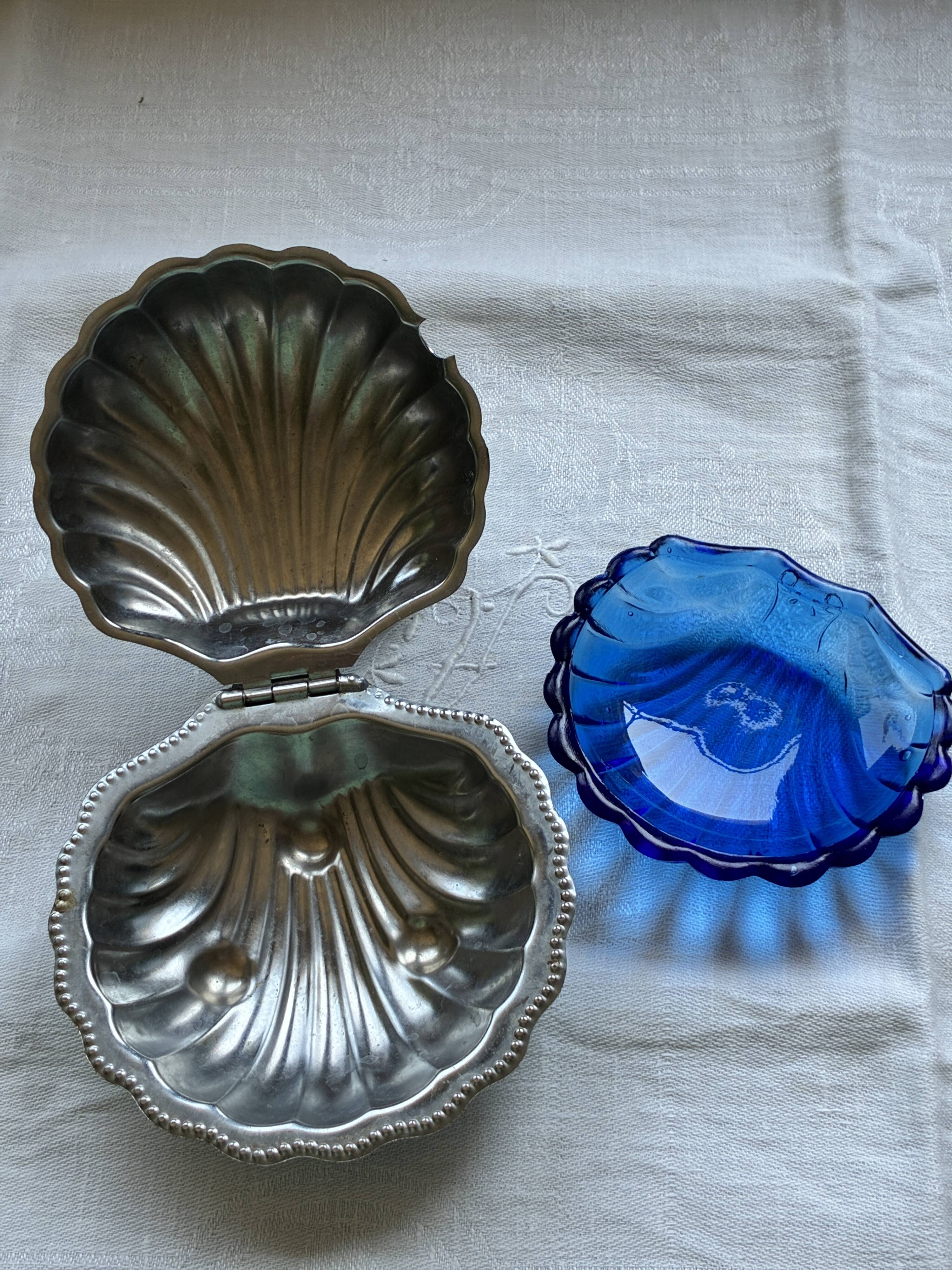 Shell butter dish blue