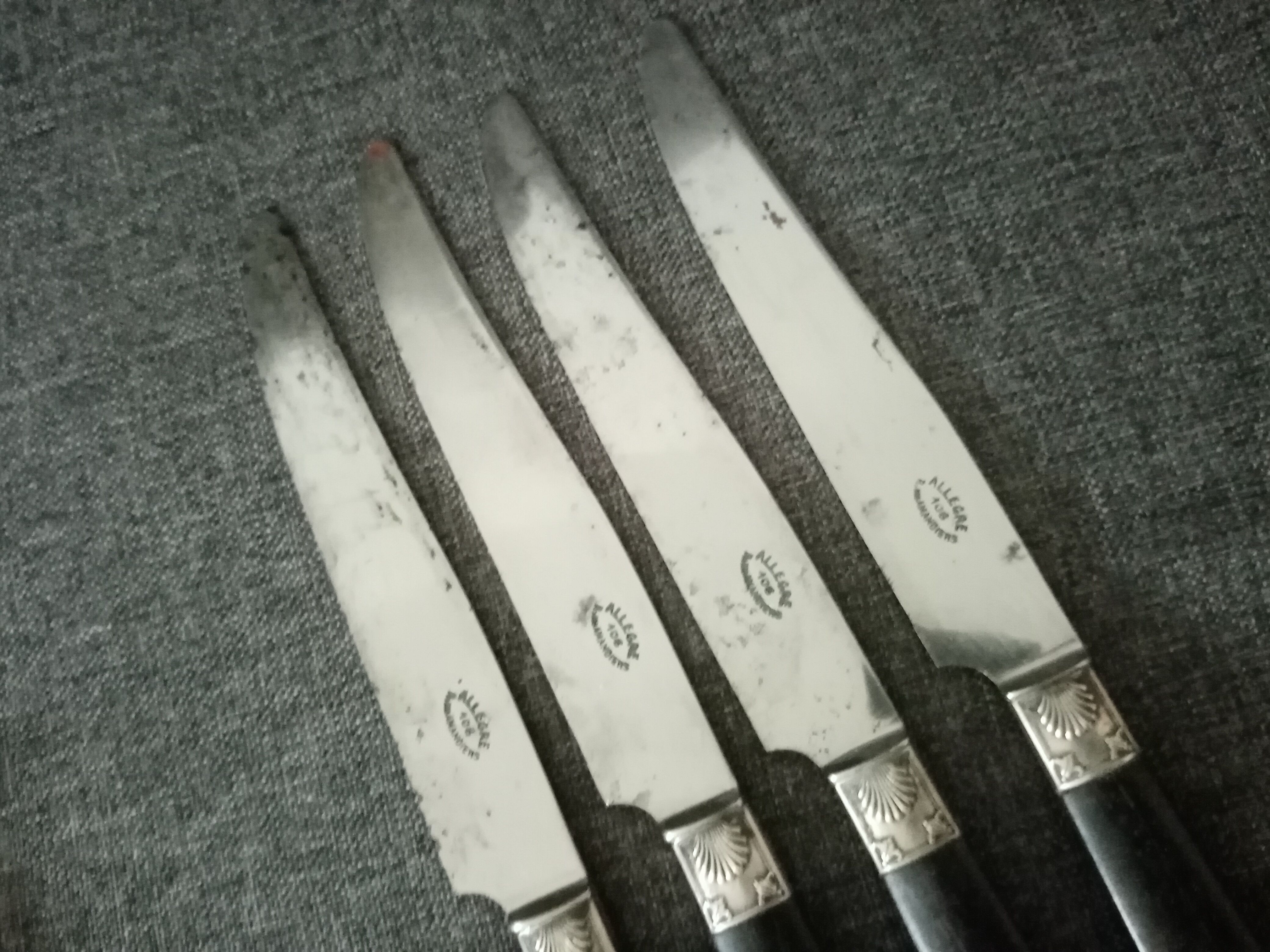 Suite of 4 Napoleon III table knives