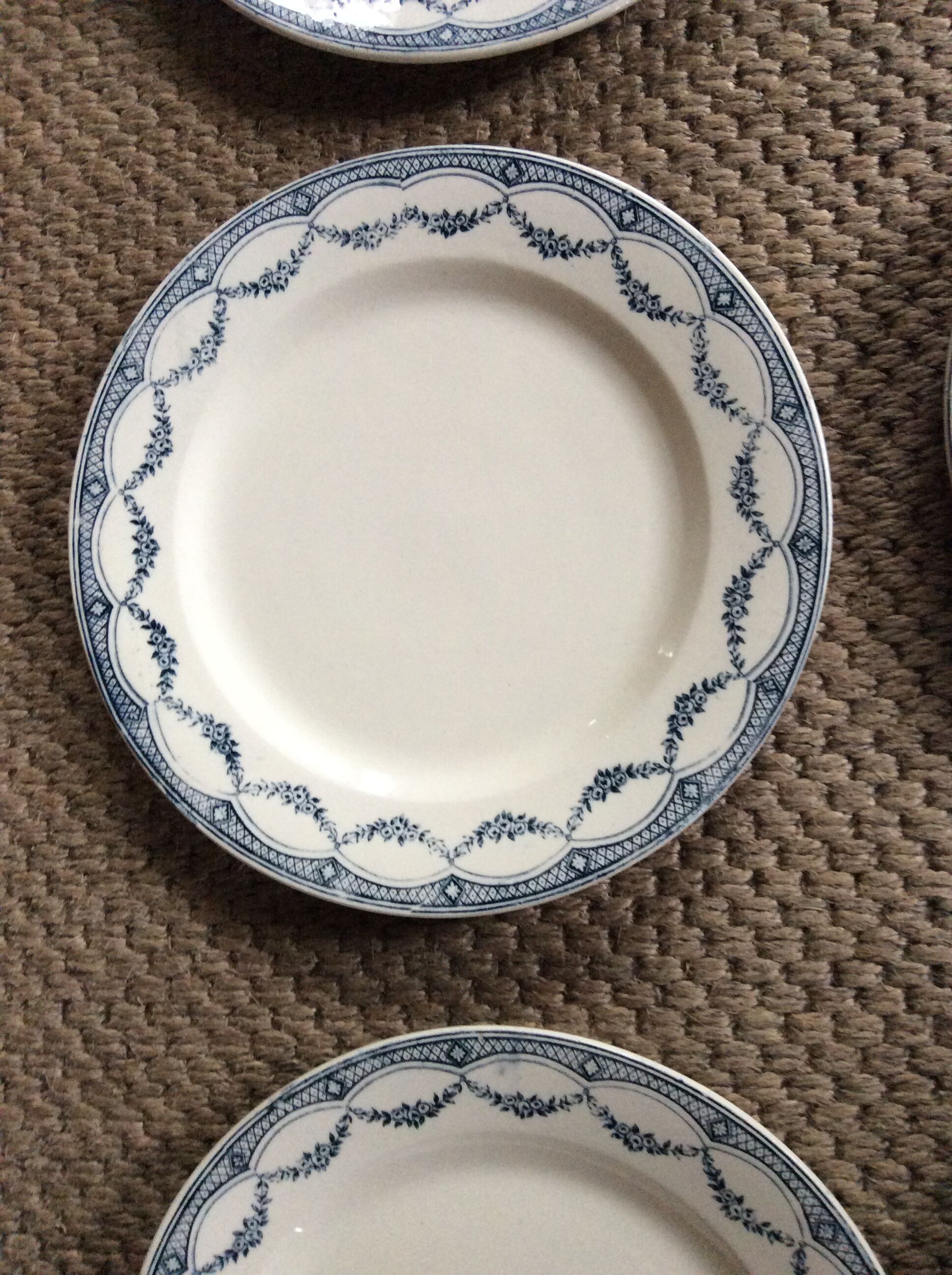 Series of 9 plates Terre de fer