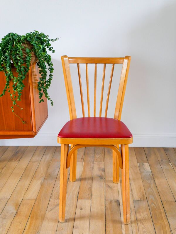 Chaise bistrot Baumann en chêne blond et skaï rouge, 1950
