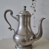 Lot of teapot, milk jug and sugar bowl in pewter