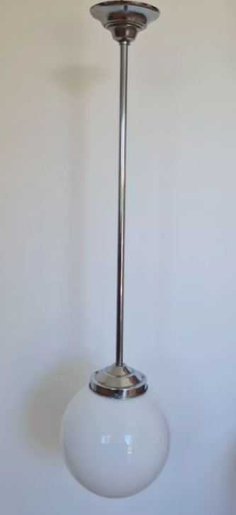 Suspension boule en opaline blanche 1930