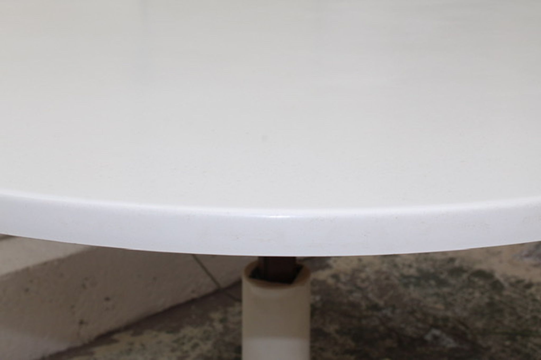 Table ronde basse ou haute seventies