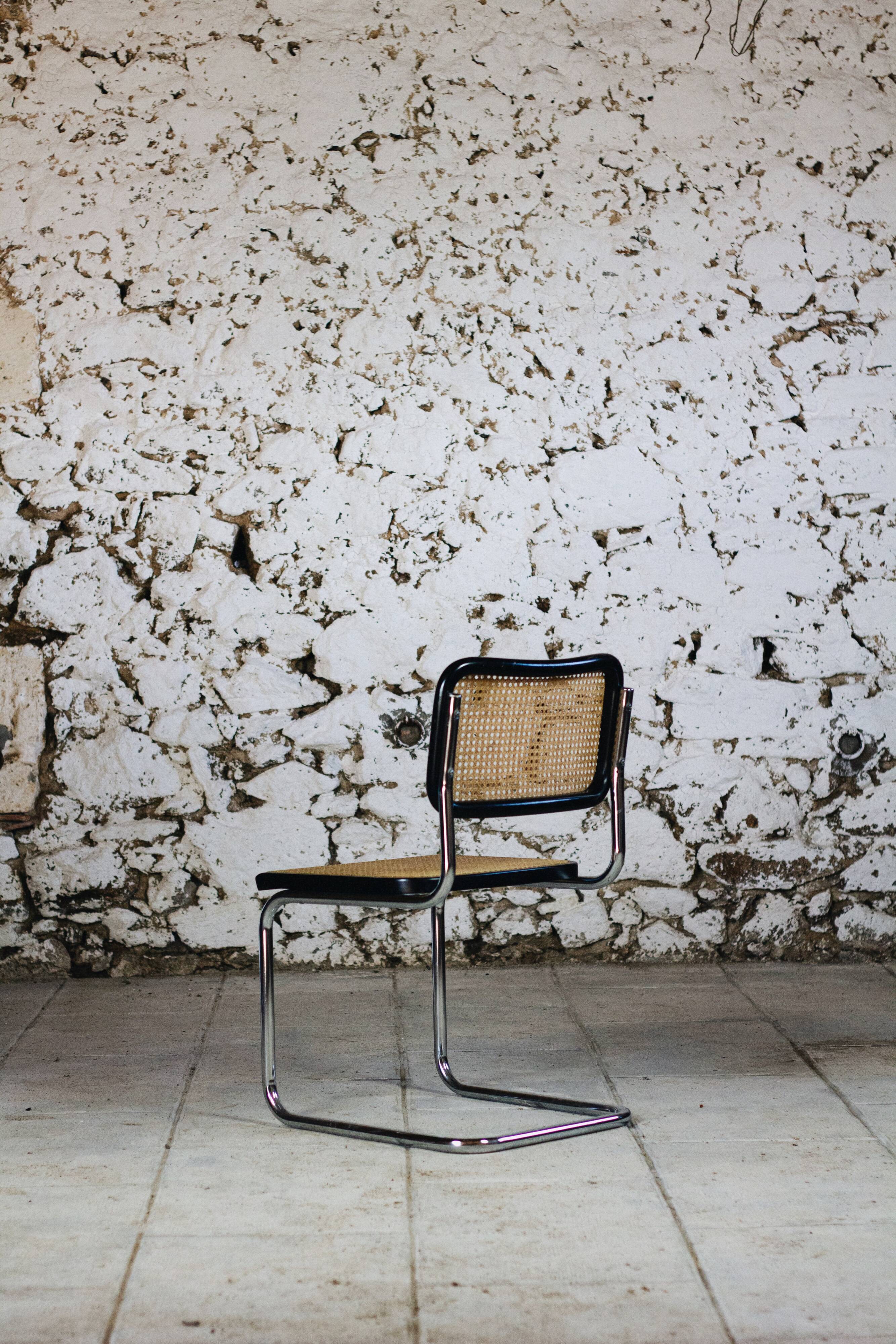 Black b32 chair by Marcel Breuer