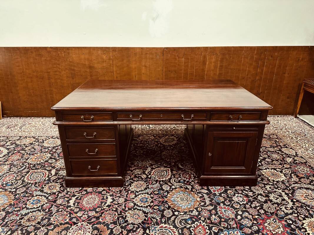 Large Classic English Desk Partnerdesk
