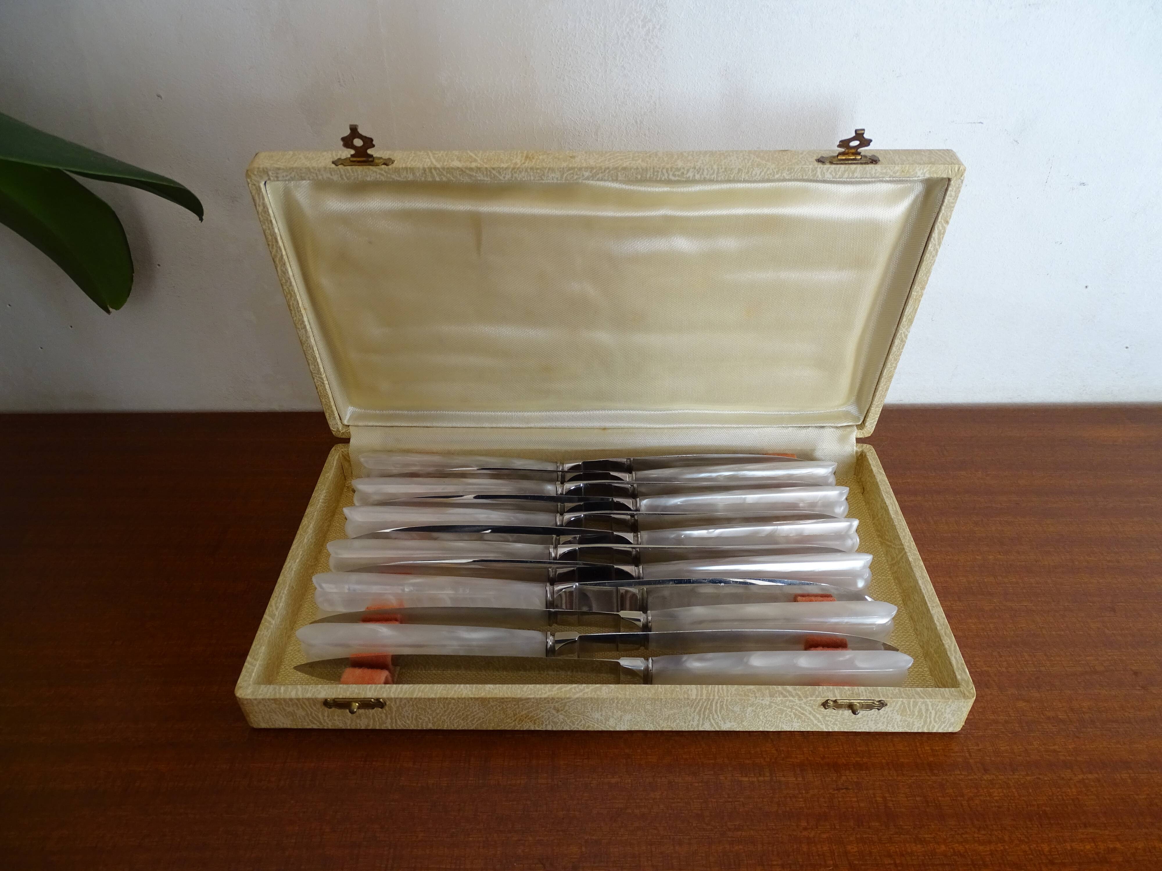 12 knives style Art Deco stainless steel in case