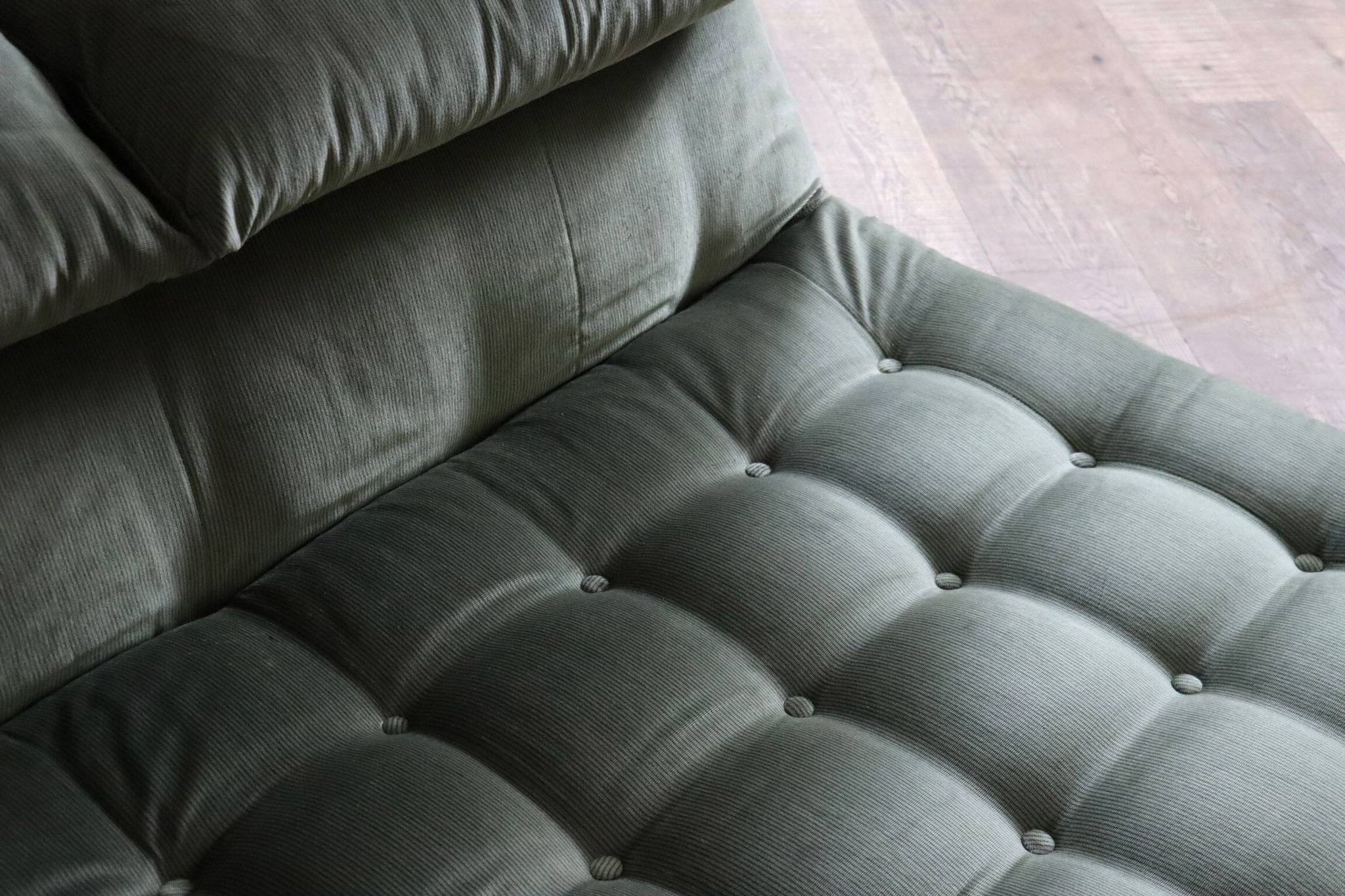 Le bambole bed in green velvet By Mario Bellini for B&B Italia, 1970s