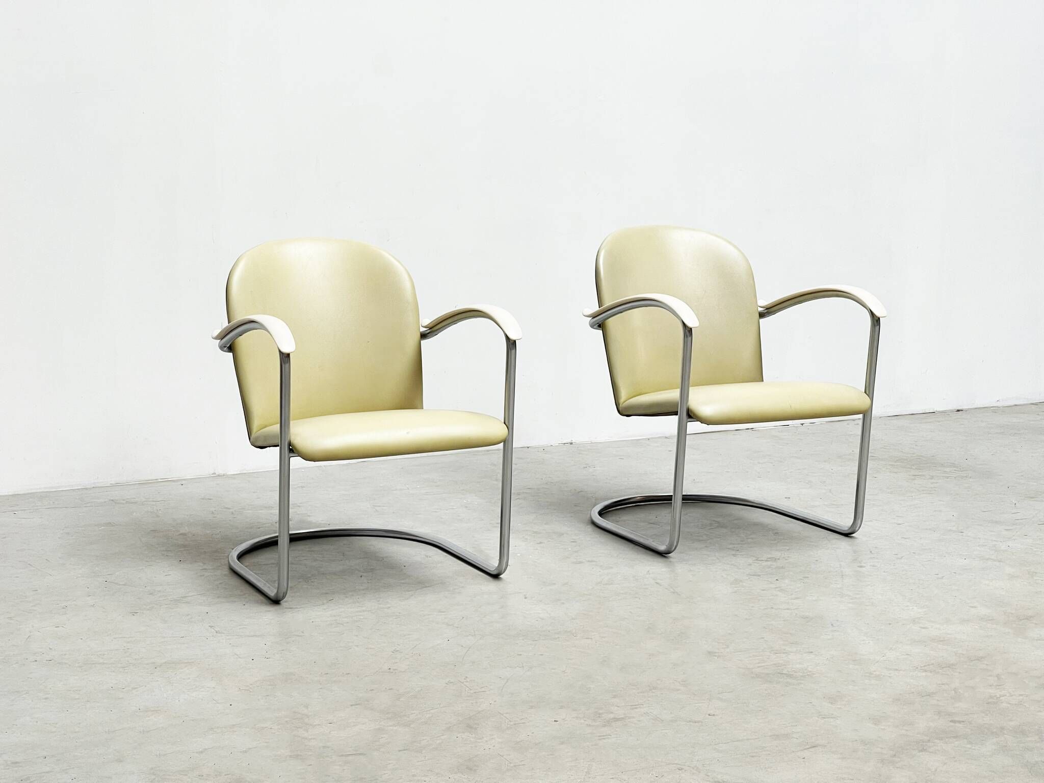 Pair lounge chairs model 414 by WH Gispen model 414