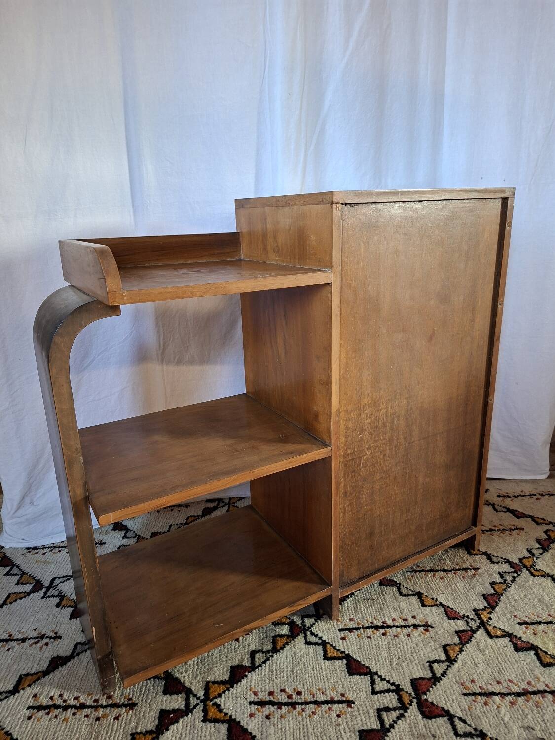 Petit meuble art déco asymétrique