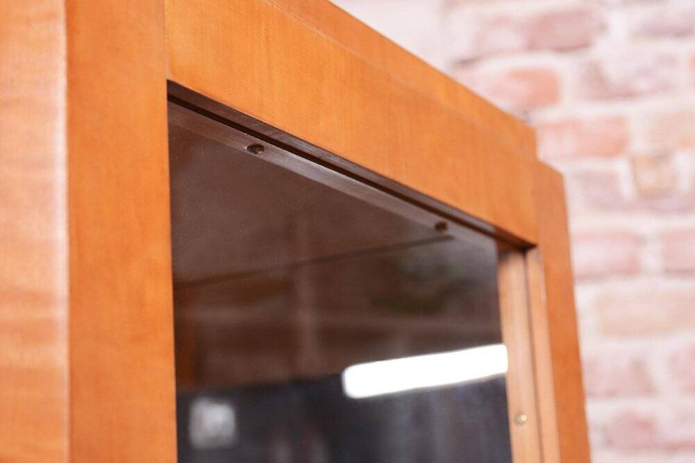 Art Deco Display Cabinets in Maple, Glass, and Mirror, Czech, 1930s, Set of 2