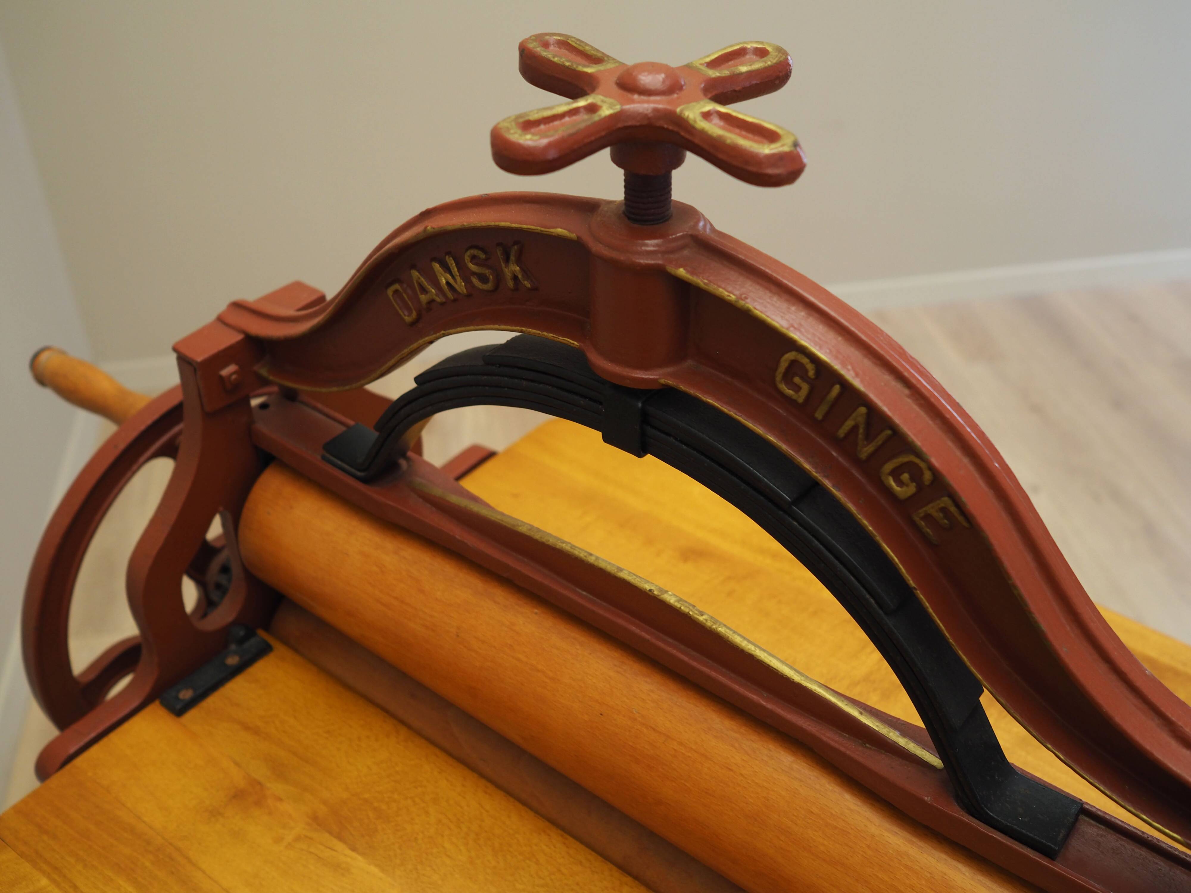 Mangle en fonte, design danois, 19e/20e siècle, production : Danemark