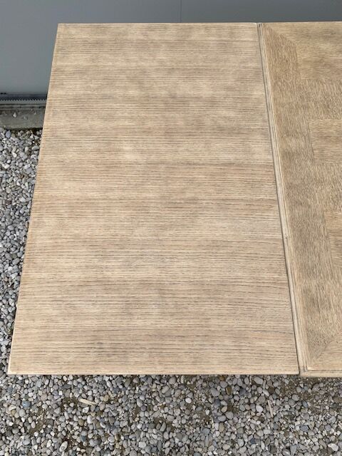 Extendable stripped farm table