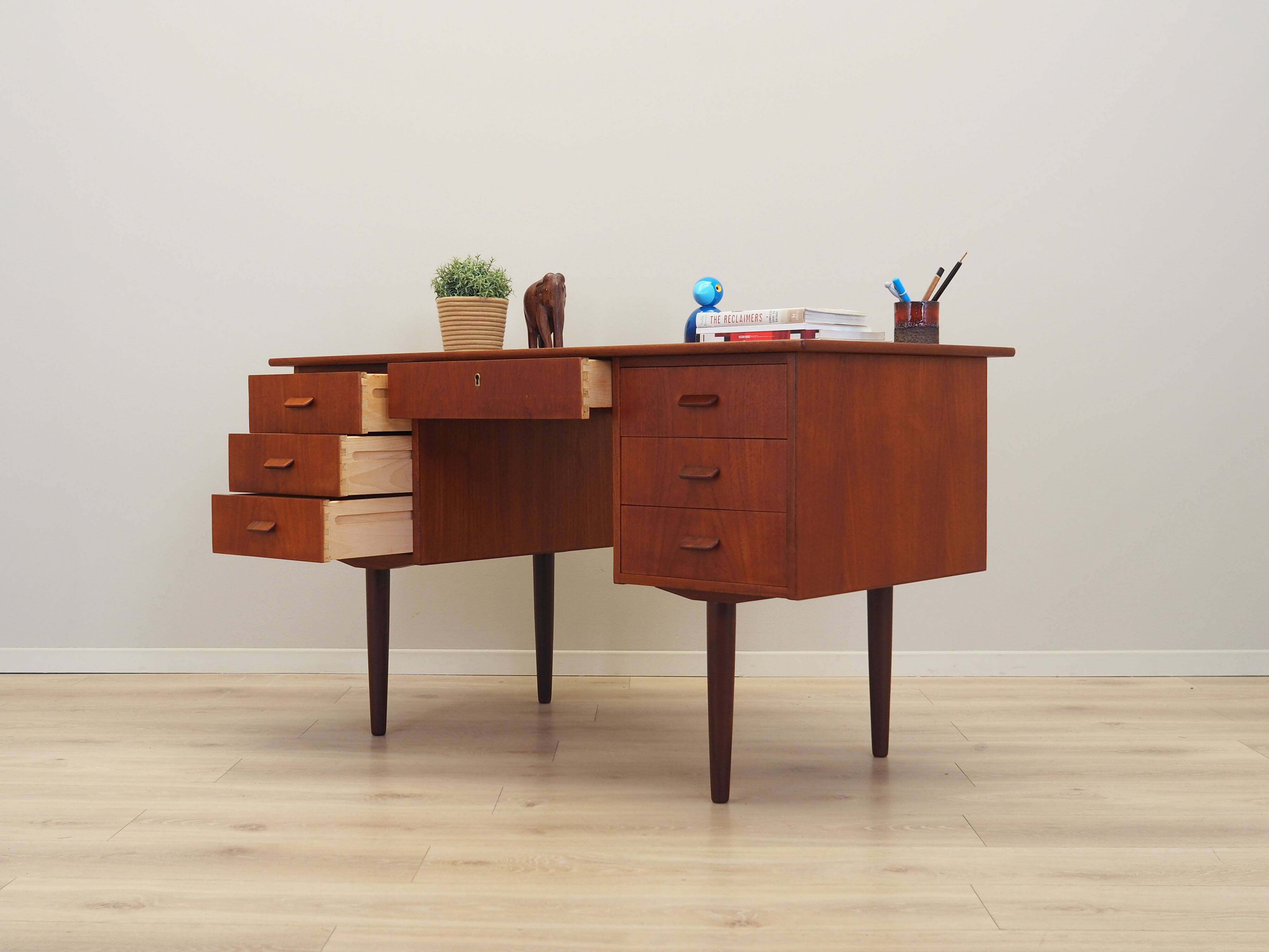 Teak desk, Danish design, 1970s, production: Denmark