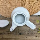 Théière blanche vintage
