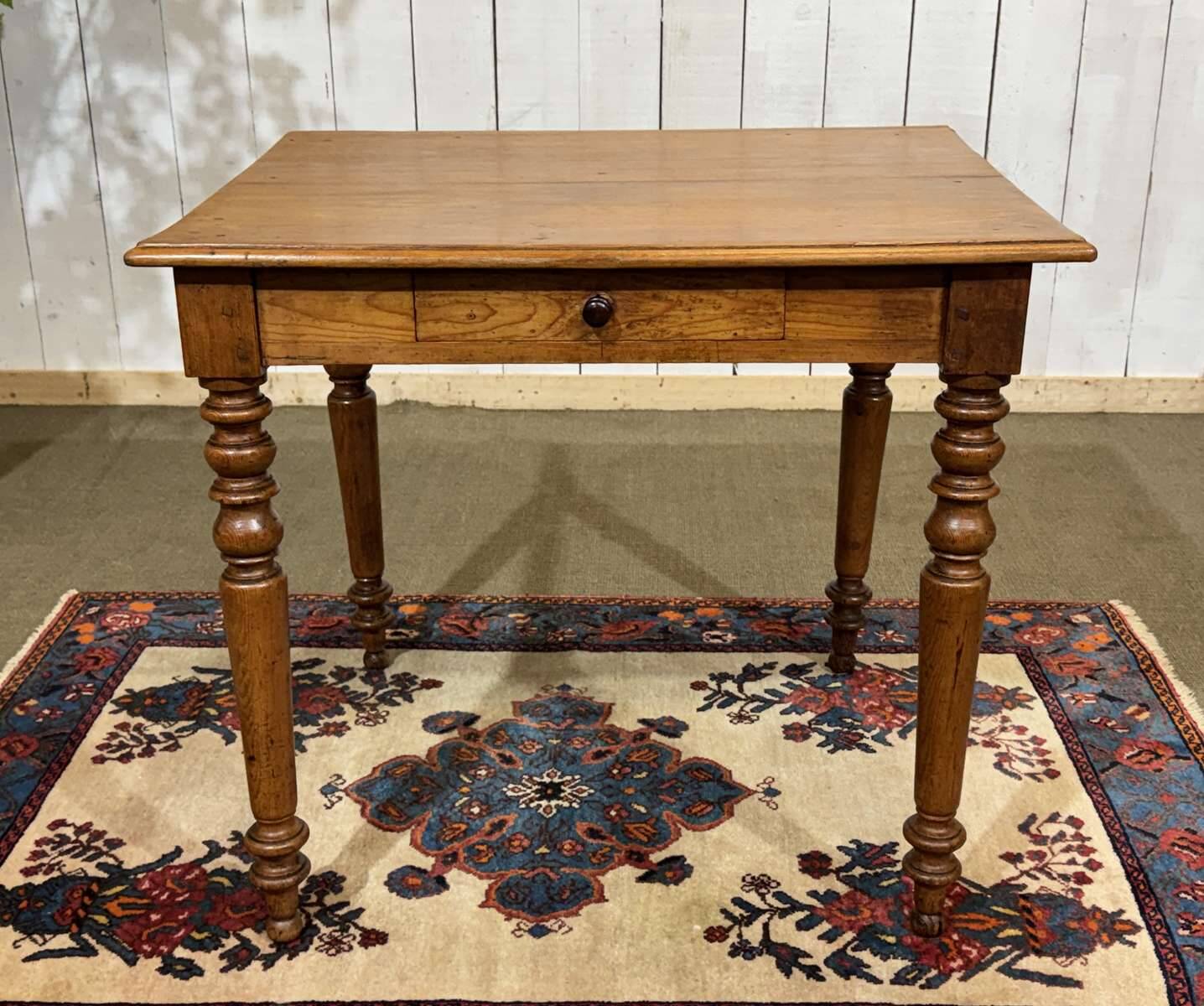 Table desk in fir and poplar from the early 20th century.