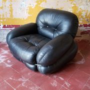 Set of 2 okay black leather lounge chairs by Adriano Piazzesi, 1970