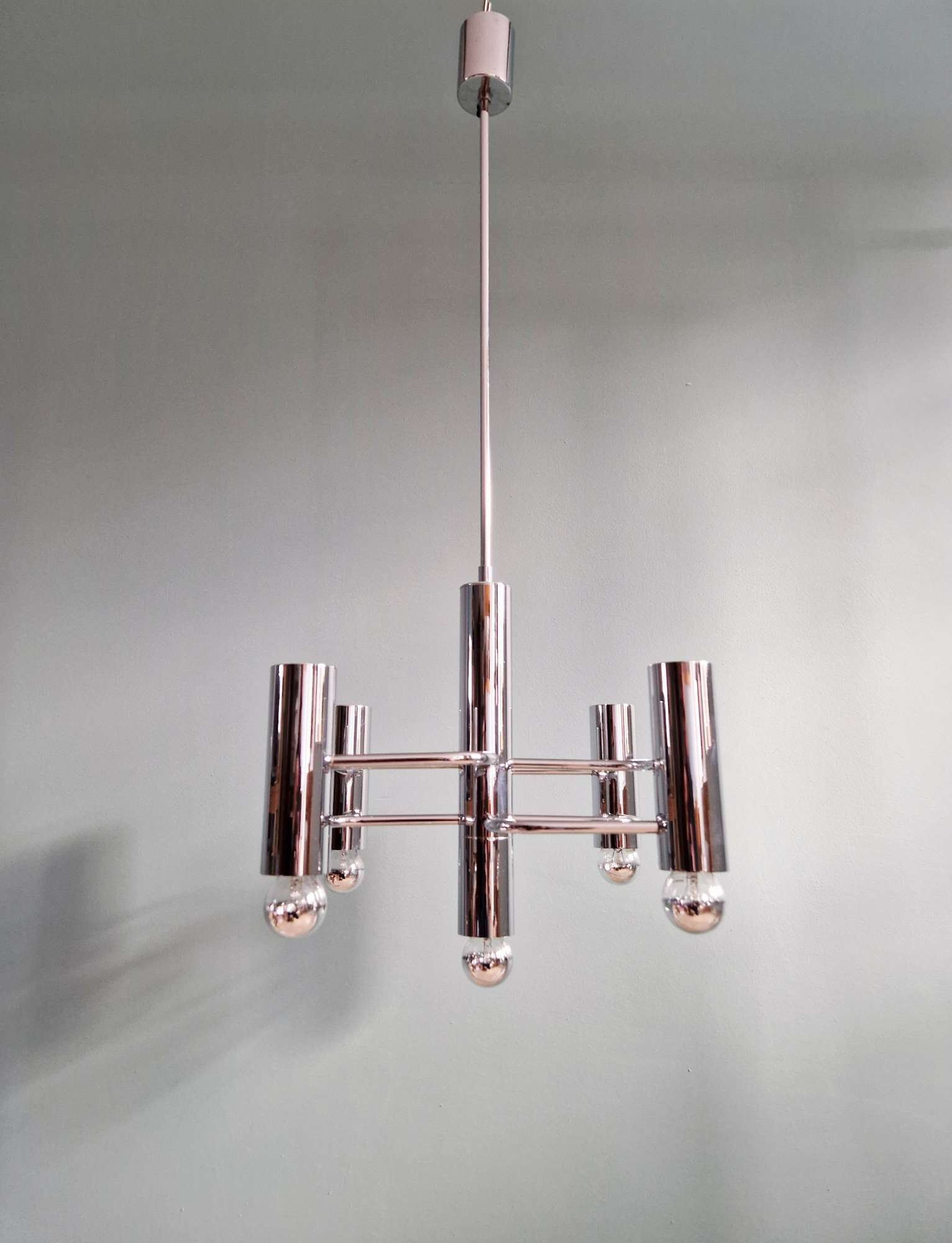 Geometric chandelier in chrome metal, design by Gaetano Sciolari, 1970.