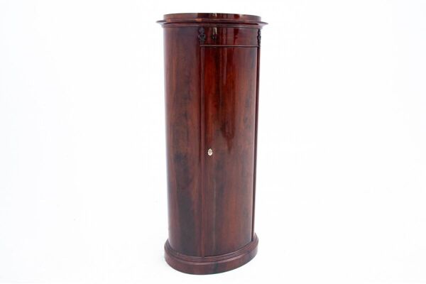 Commode ancienne - poste, Europe du Nord, fin du 19e siècle.