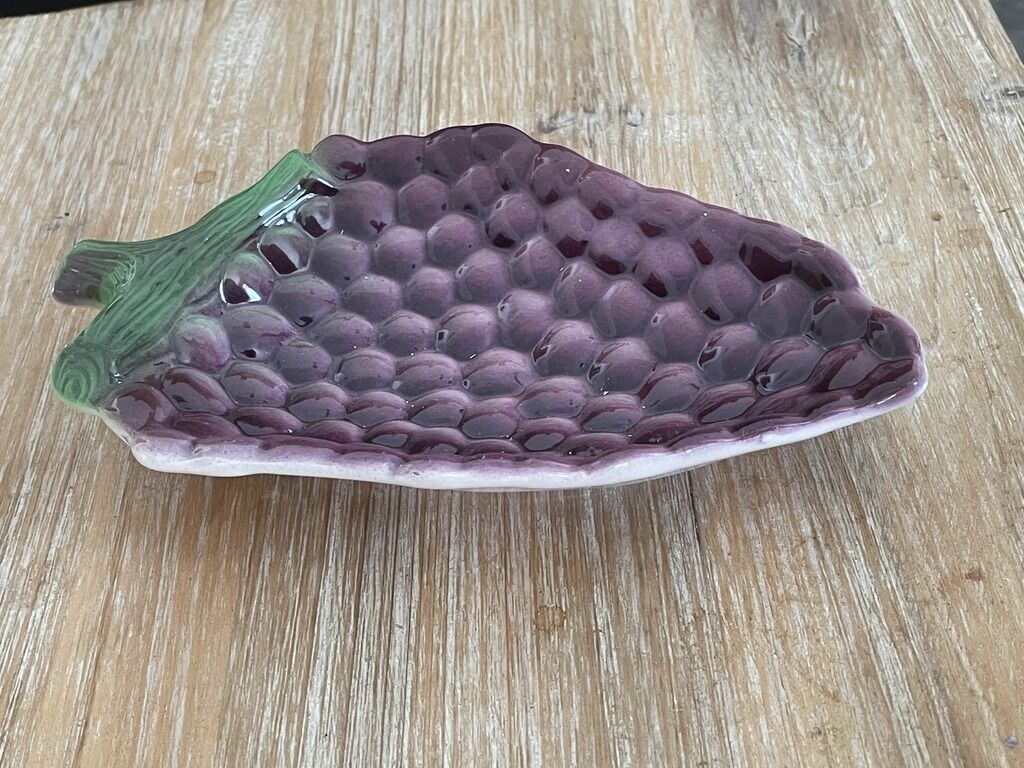 Empty pocket in st Clement's earthenware