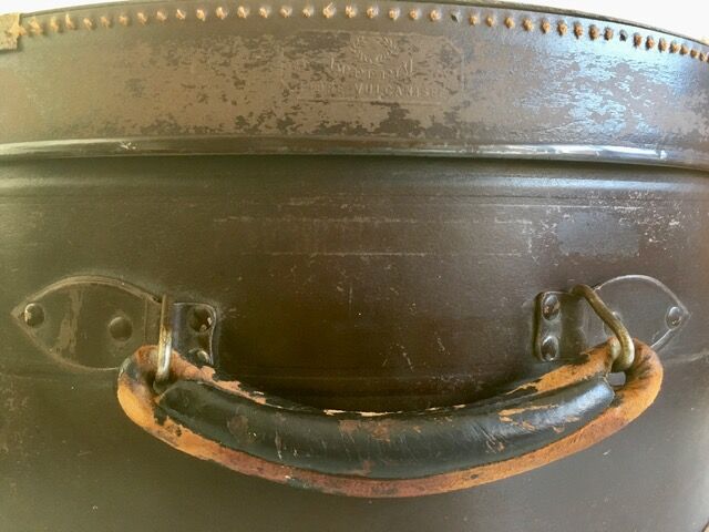 Vulcanized fiber imperiala hat case